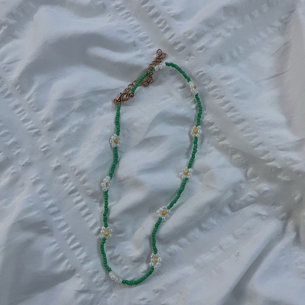 green flower beaded necklace